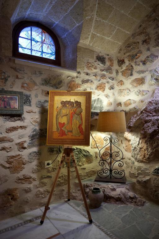 Theophano Art Guest house