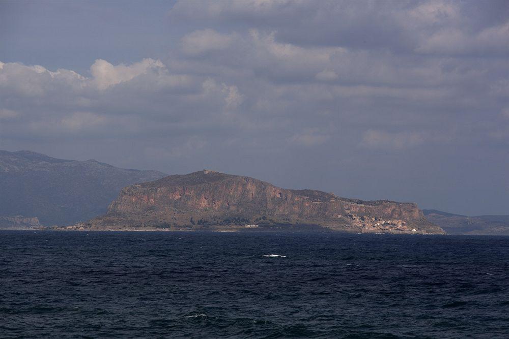 Theophano Art Guest house 3*